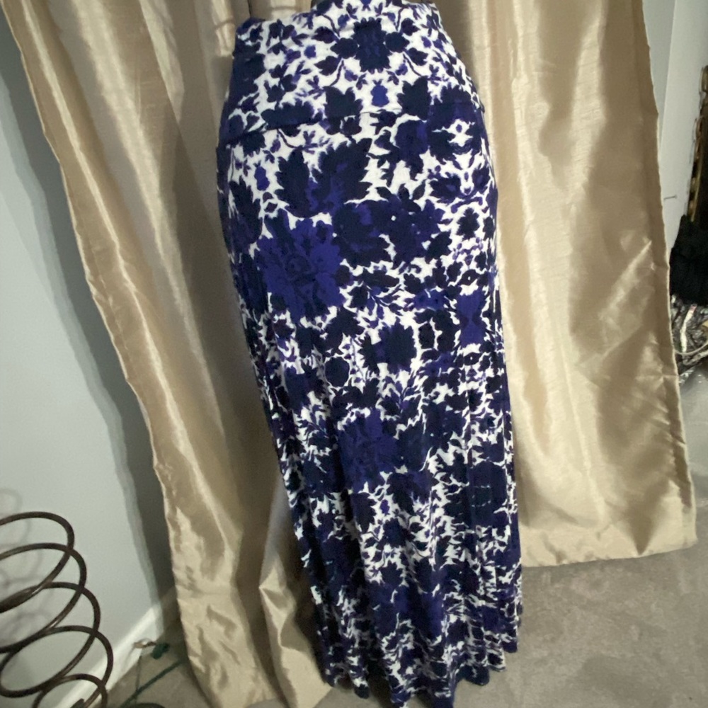 Floral long skirt. Look amazing and be comfy!